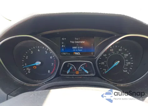 2018 Ford Focus Se z USA, uszkodzony, nr VIN 1FADP3F23JL295799